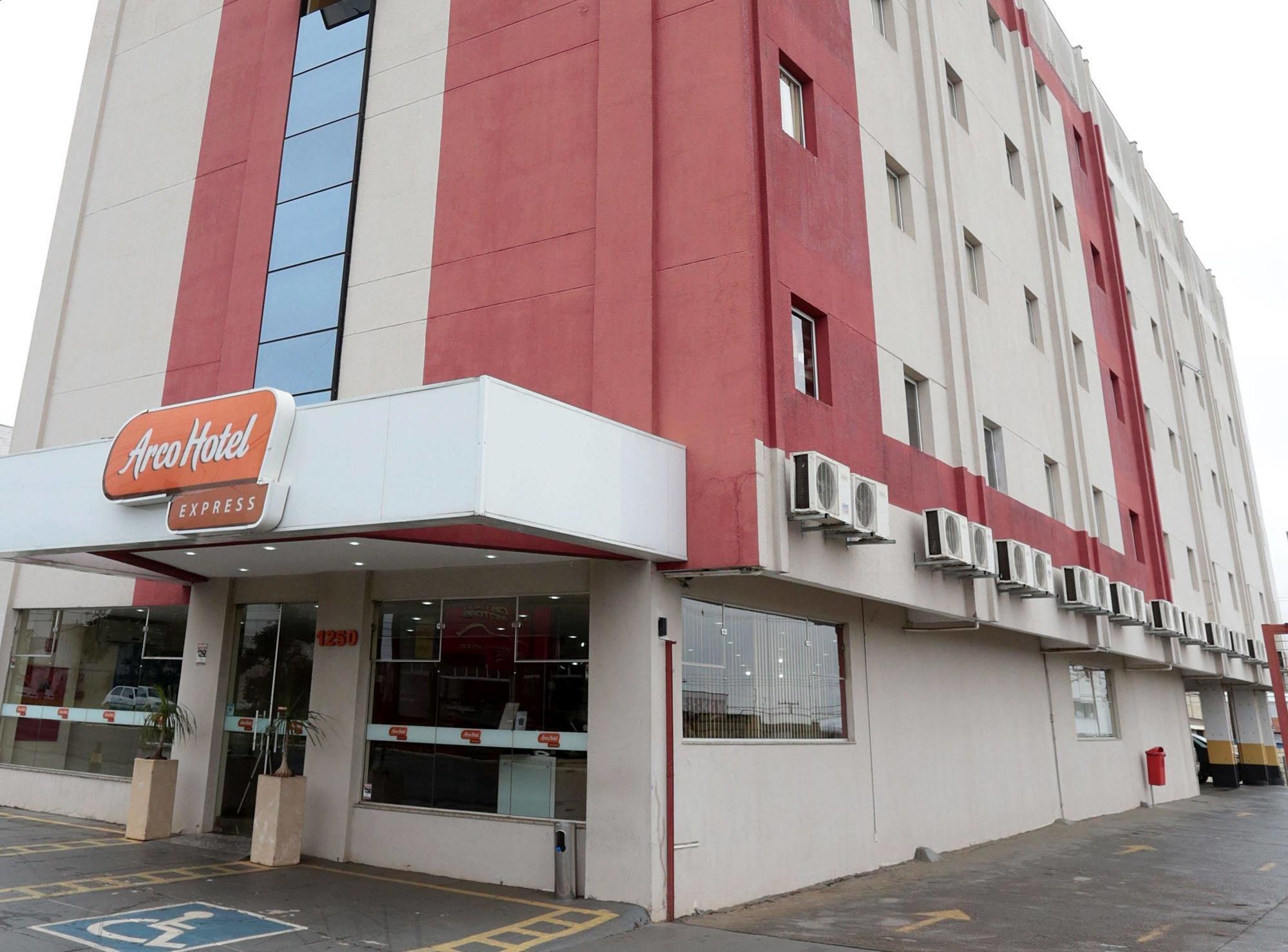 Hotel Dan Inn Sao Carlos By Nacional Inn Dış mekan fotoğraf